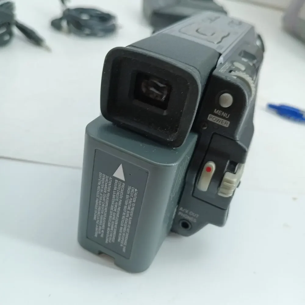 (P) Panasonic PV-DV102D MiniDV Palmcorder Camcorder Tested w/ AC Adapter